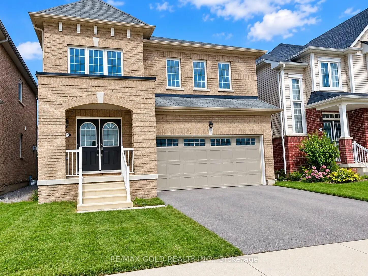 Property Photo:  26 Alexandra Drive  ON L3B 5N5 