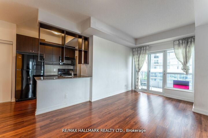 Property Photo:  181 Village Green Square 2220  ON M1S 0K6 