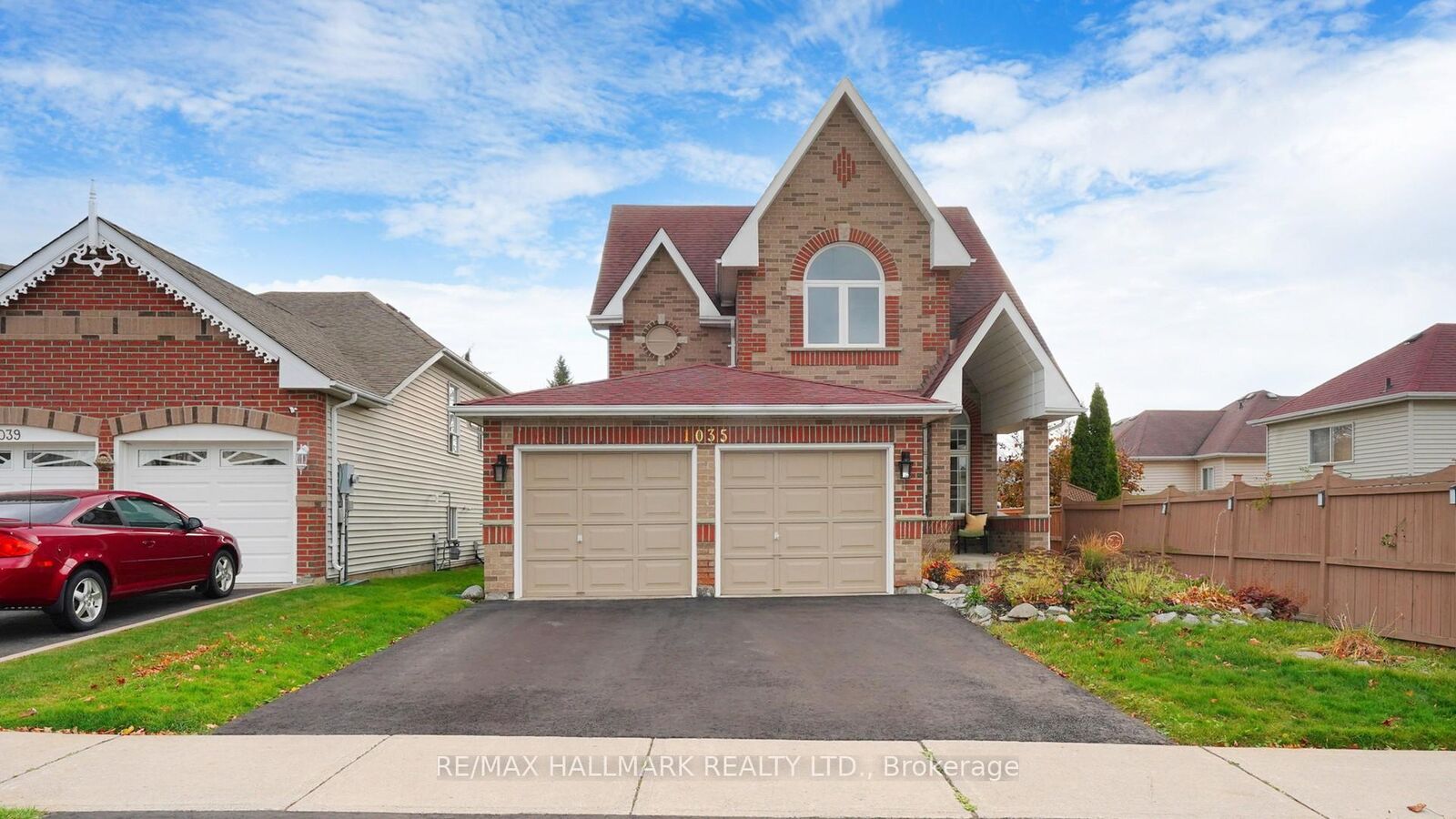 Property Photo: 1035 Beatrice Street E Upper ON L1K 2L3