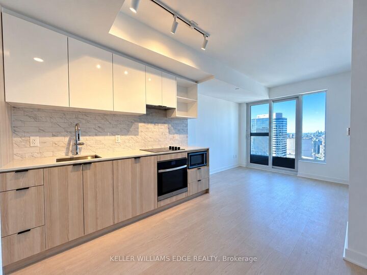 Property Photo:  252 Church Street 4517  ON M5B 1Z2 