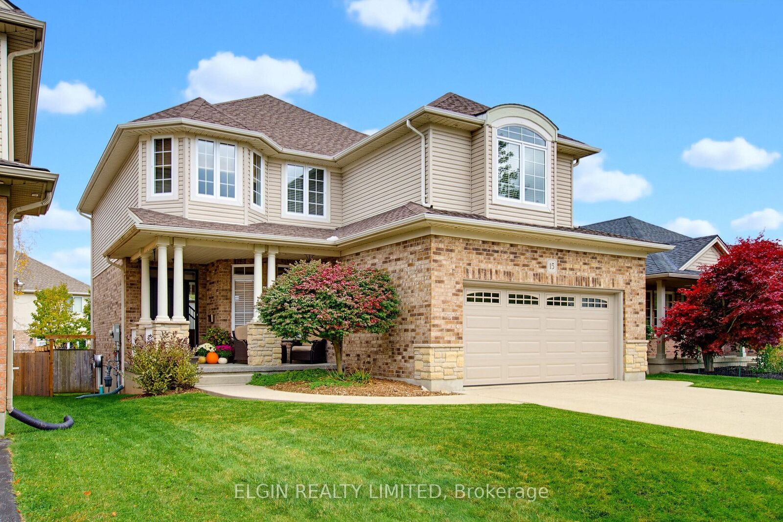 Property Photo:  15 Oriole Lane  ON N5R 6K8 
