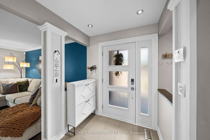 Property Photo: 550 Foxview Place ON K1K 4C4