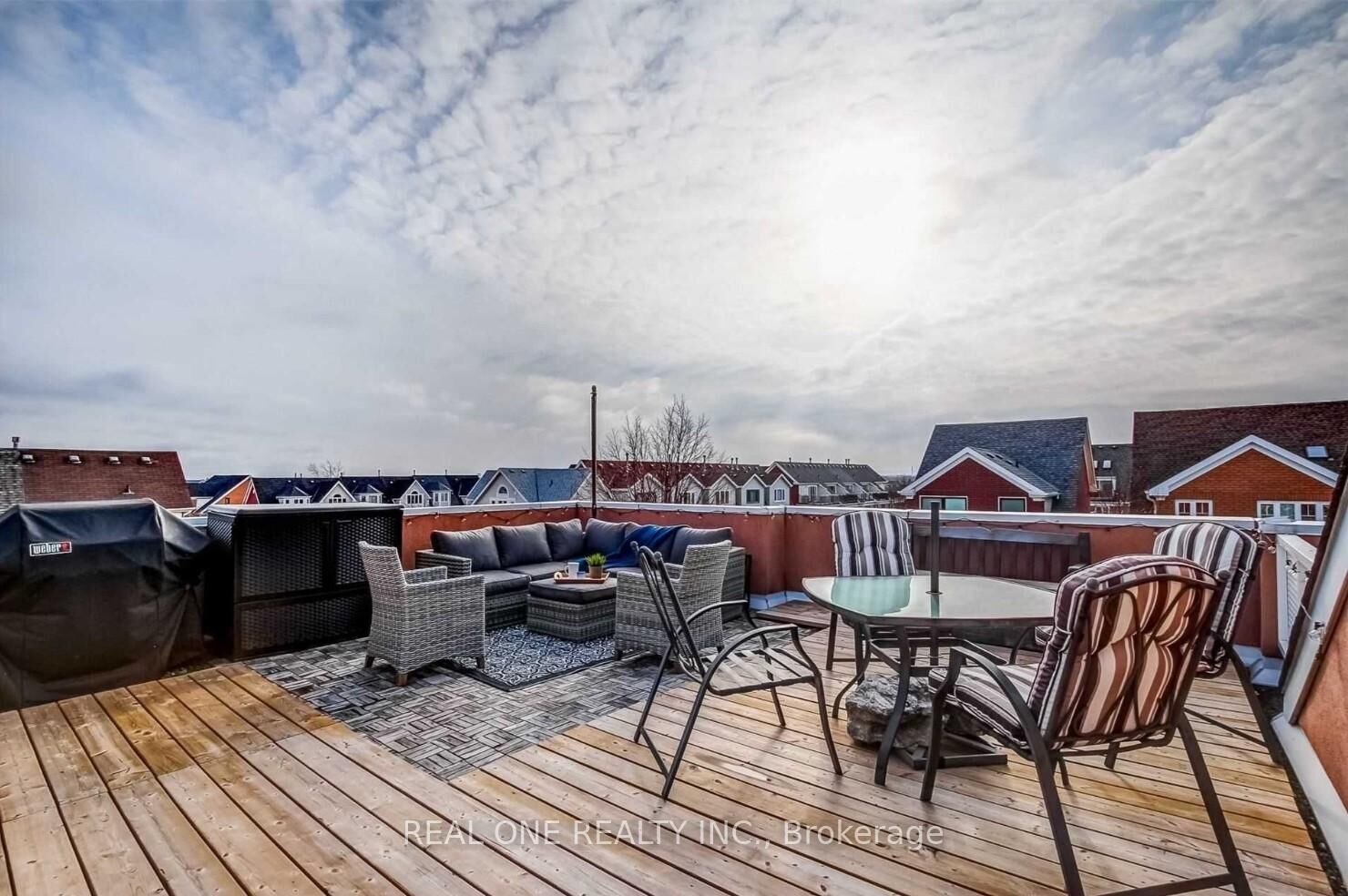 Property Photo:  2400 Munn's Avenue D  ON L6H 6G9 