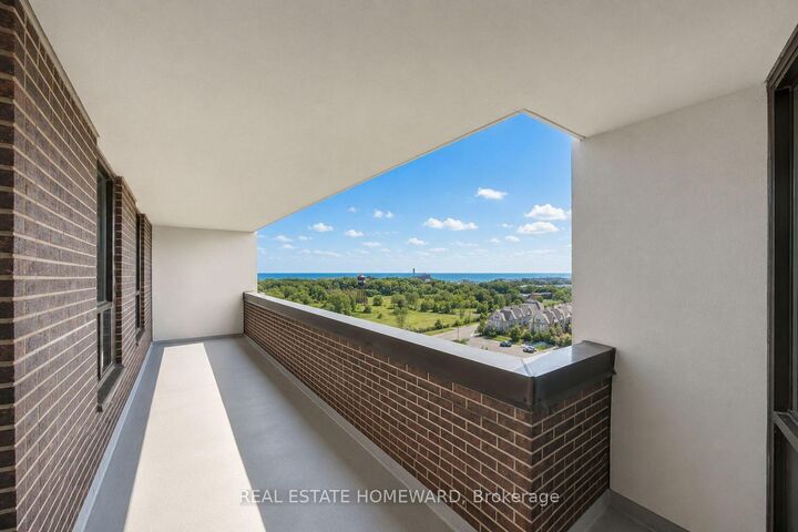 Property Photo:  1515 Lakeshore Road E 1505  ON L5E 3E3 