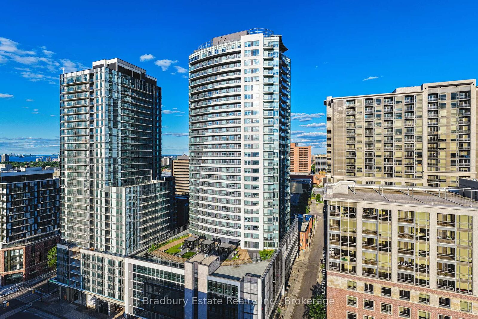 Property Photo:  20 George Street 1009  ON L8P 0C4 