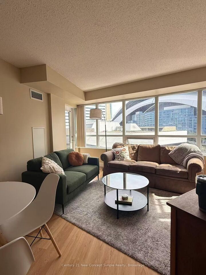 Property Photo:  20 Blue Jays Way 915  ON M5V 3W6 