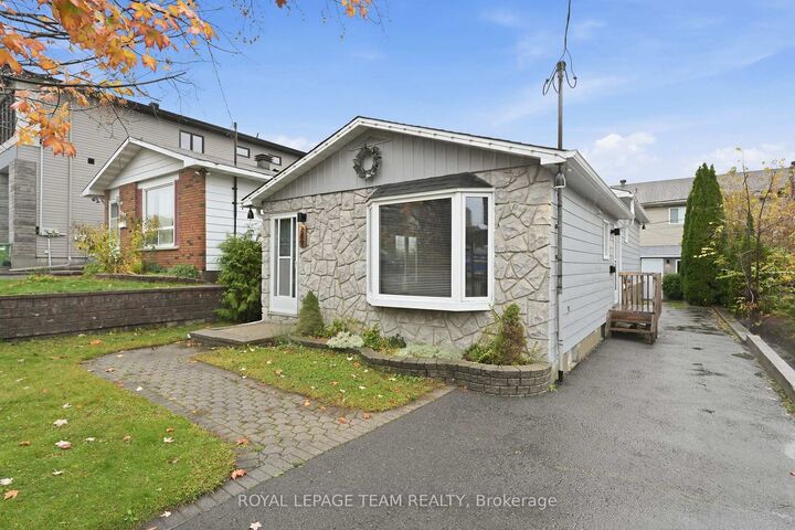 Property Photo:  289 Montfort Street  ON K1L 5N7 