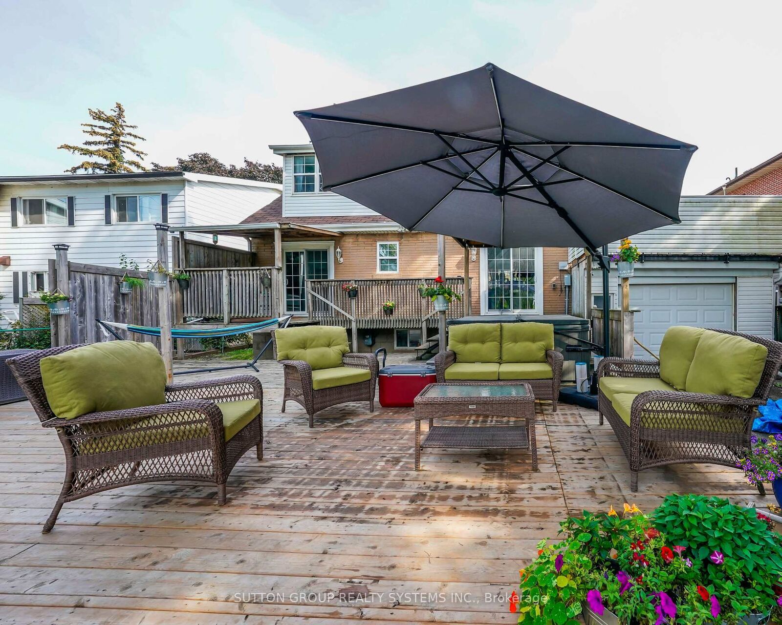 Property Photo:  684 Birchmount Road Upper  ON M1K 1R3 