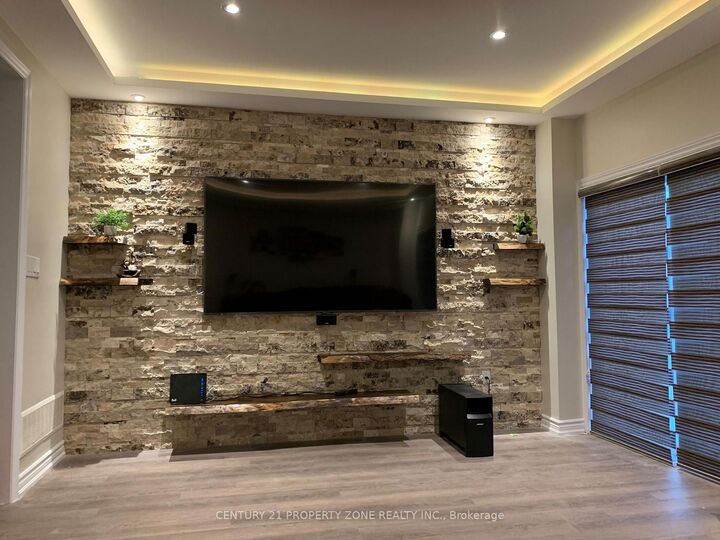 Property Photo:  62 Crumlin Crescent Upper  ON L6X 0Y3 
