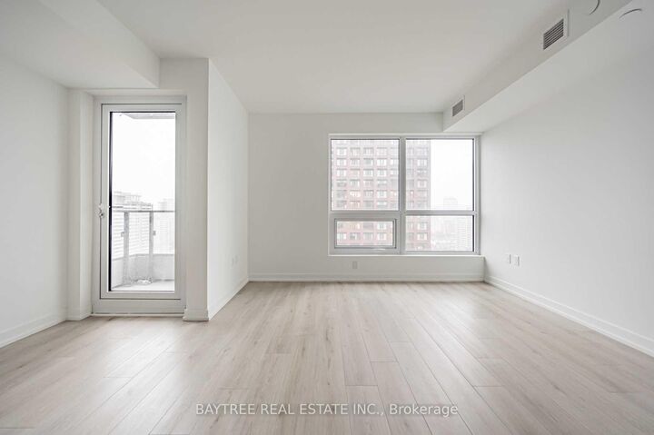 Property Photo:  395 Bloor Street E 2512  ON M4W 0B4 