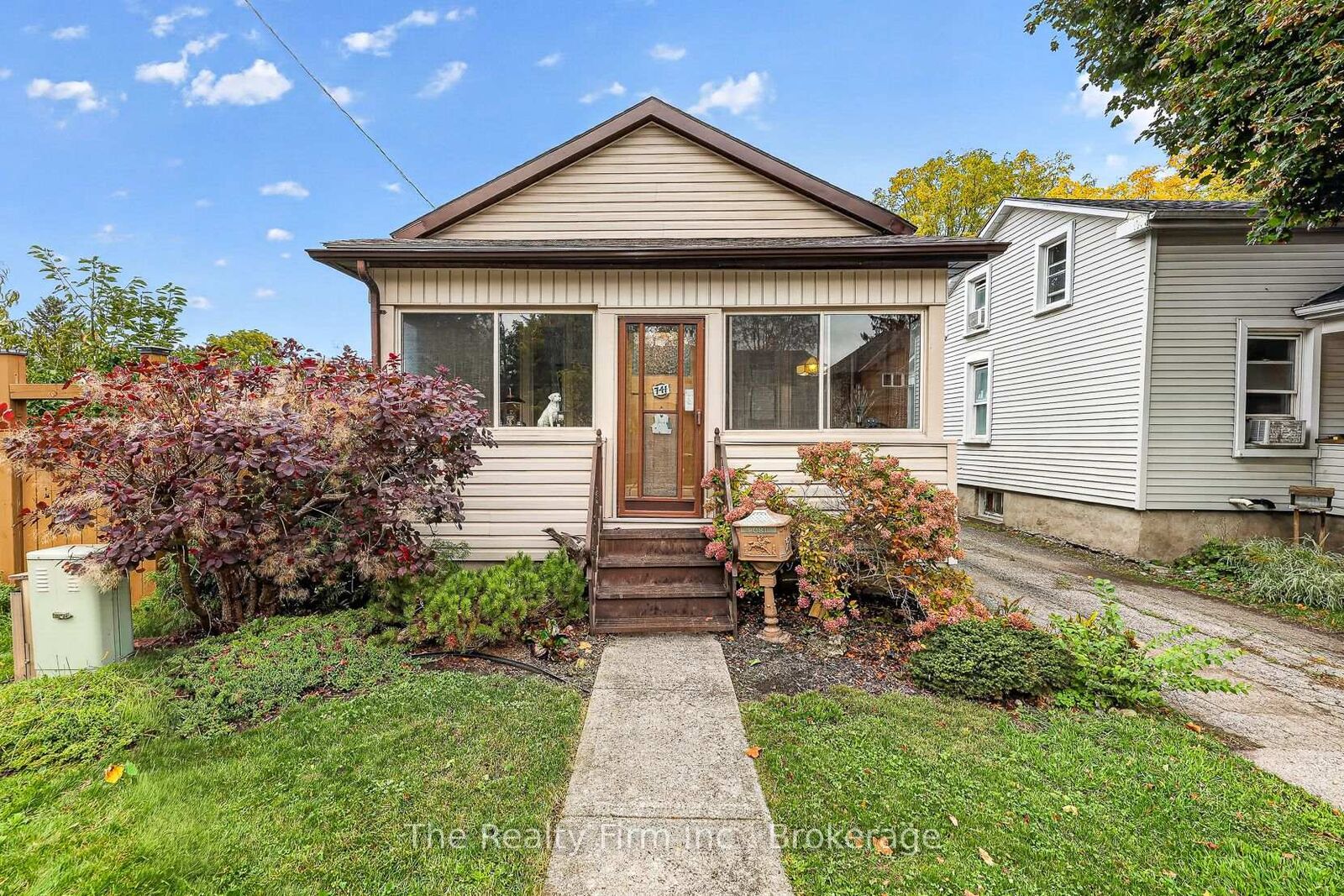 Property Photo:  741 Nelson Street  ON N4S 4J2 
