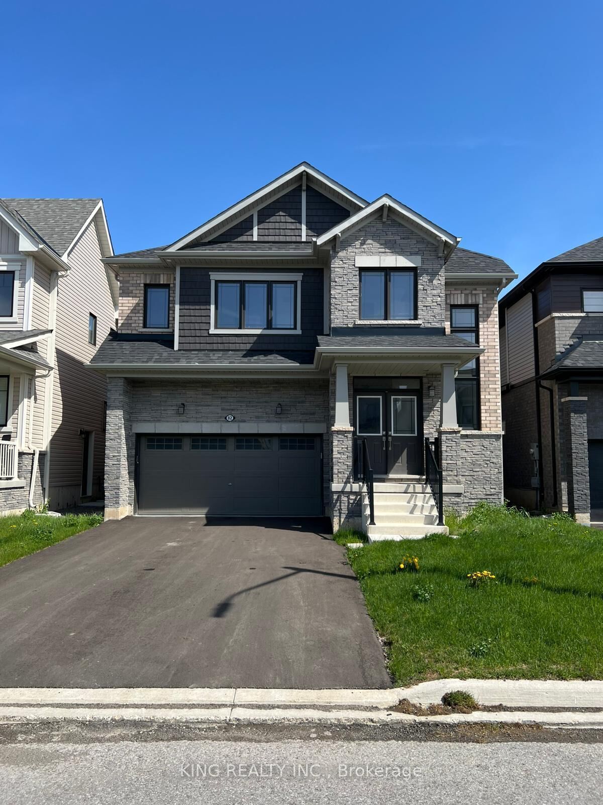 Property Photo:  82 Sunflower Crescent  ON L0S 1K0 