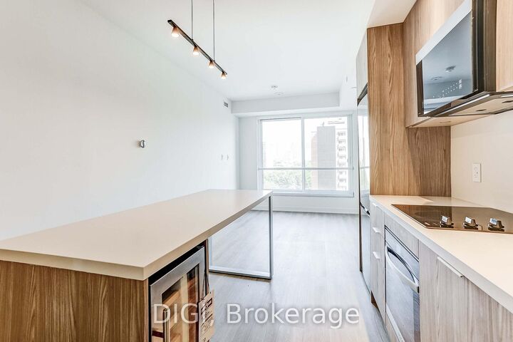 Property Photo:  120 Ontario Street Q820  ON M5A 1C4 