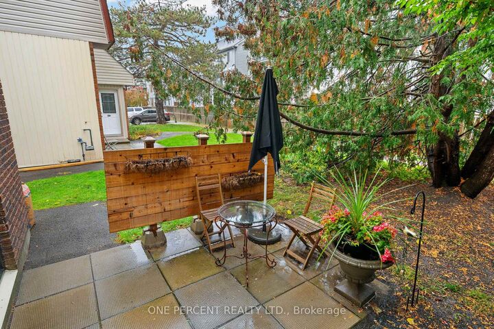 Property Photo:  20 Sonnet Crescent D  ON K2H 8W7 