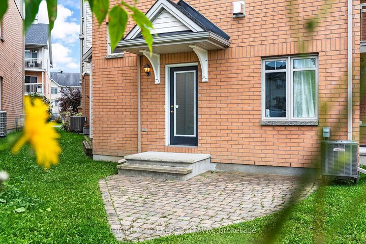 Property Photo:  290 Citiplace Drive  ON K2E 0A7 