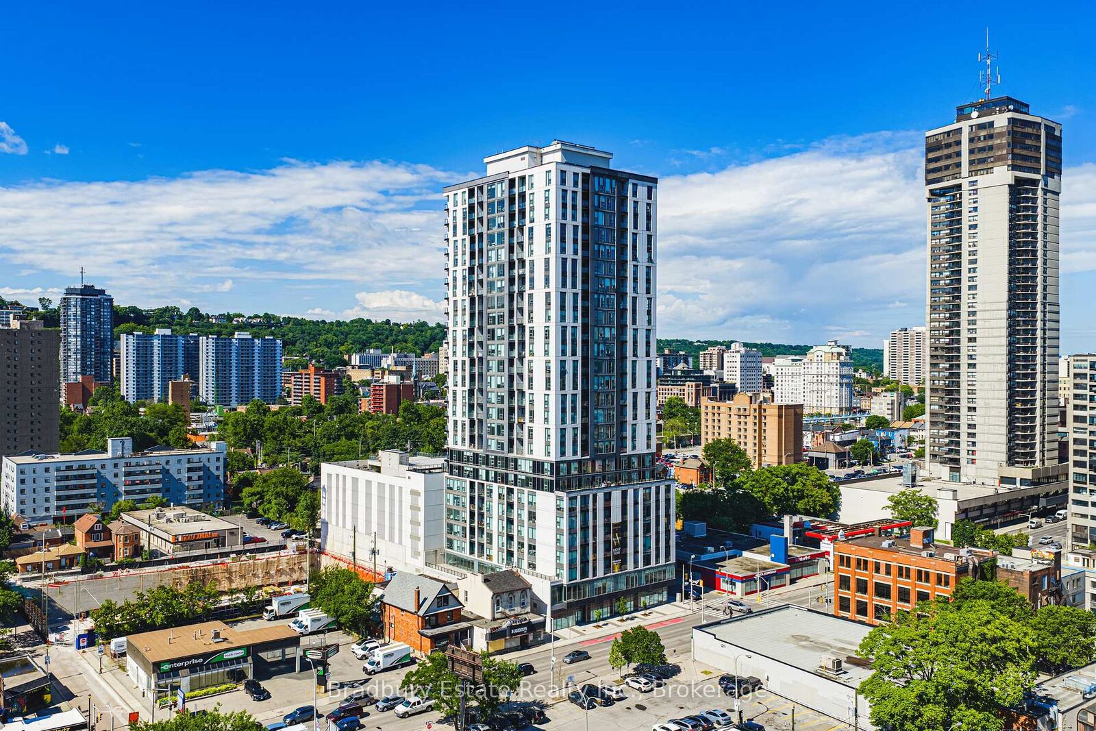 Property Photo:  49 Walnut Street S 1208  ON L8N 2K9 