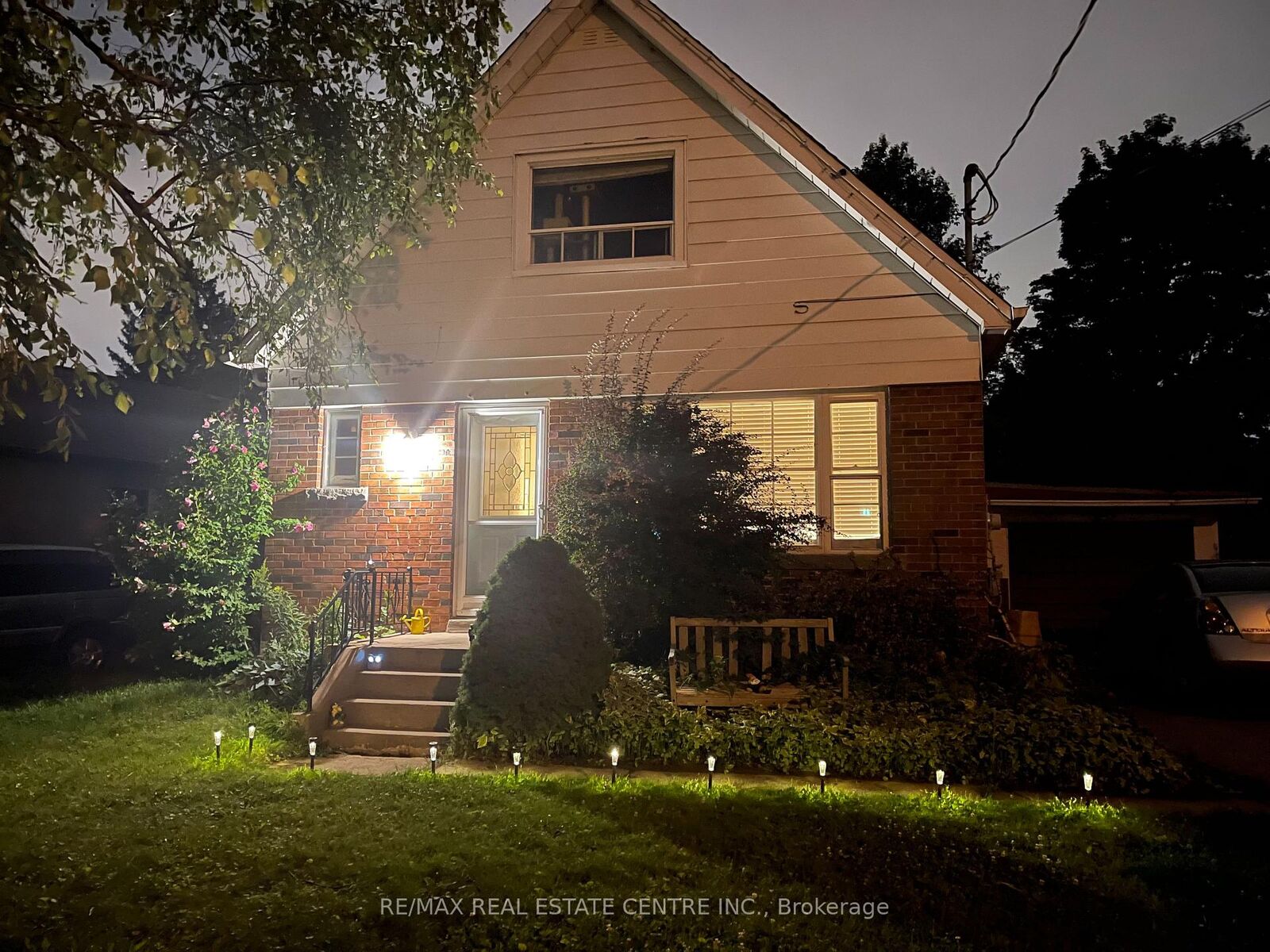Property Photo:  34 Singleton Road Main Level  ON M1R 1H9 