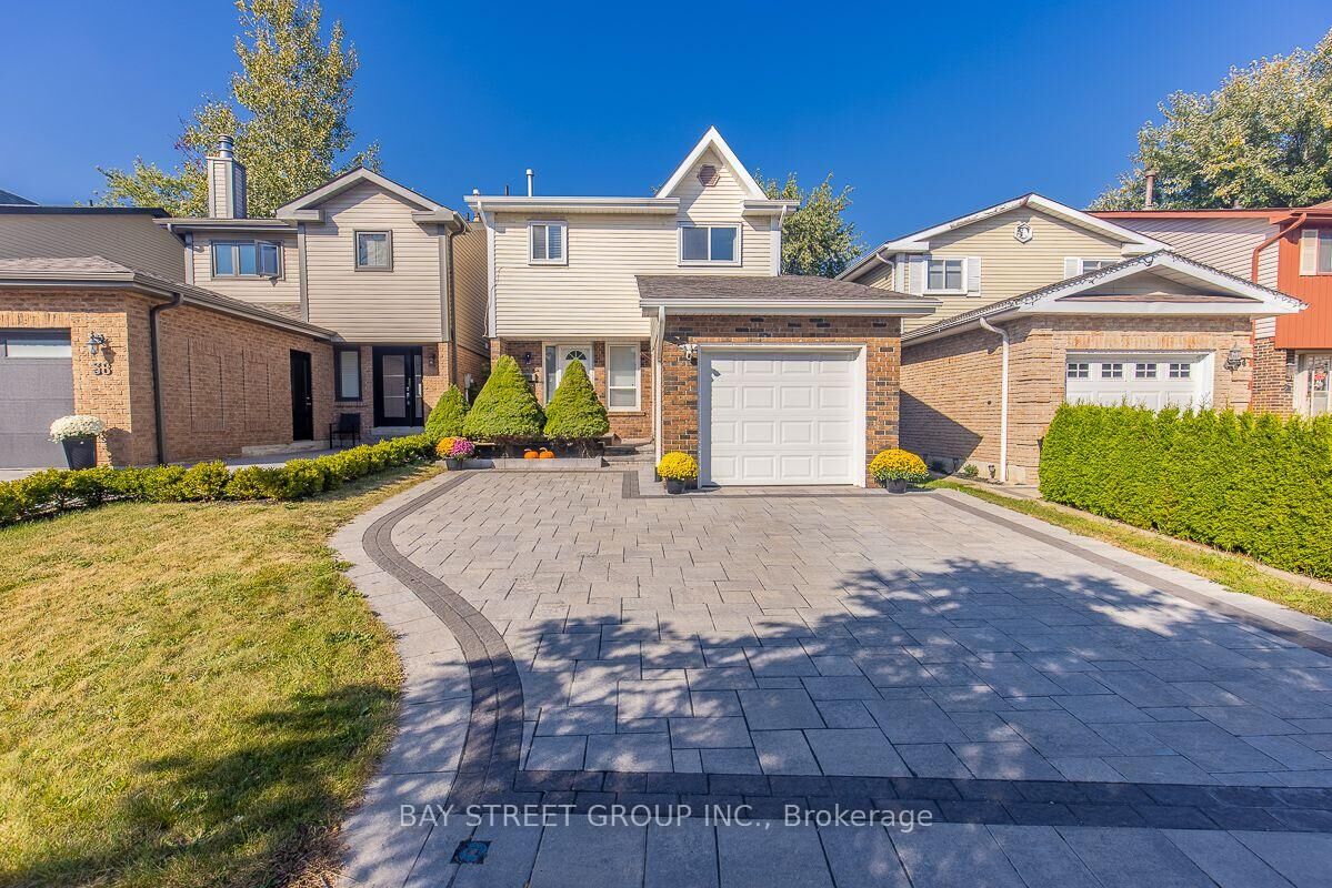 Property Photo:  