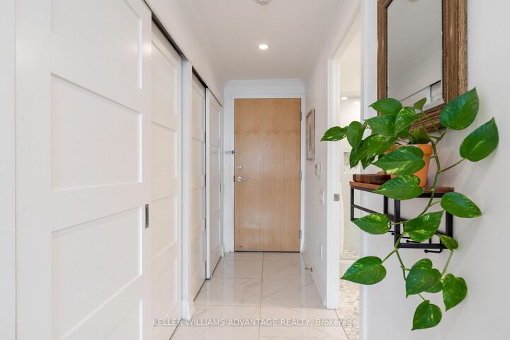 Property Photo:  1048 Broadview Avenue 1802  ON M4K 2B8 
