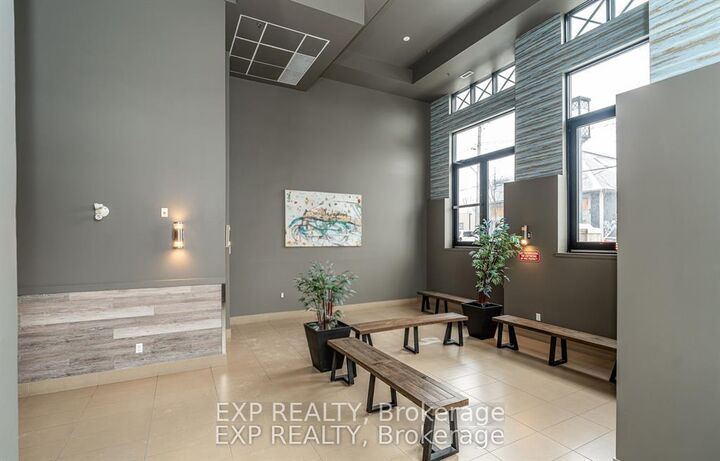 Property Photo:  429 Kent Street 104  ON K2P 1B5 