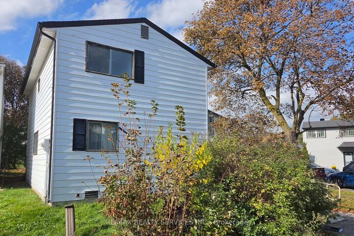Property Photo: 49 Huntingwood Crescent ON L6S 1S5
