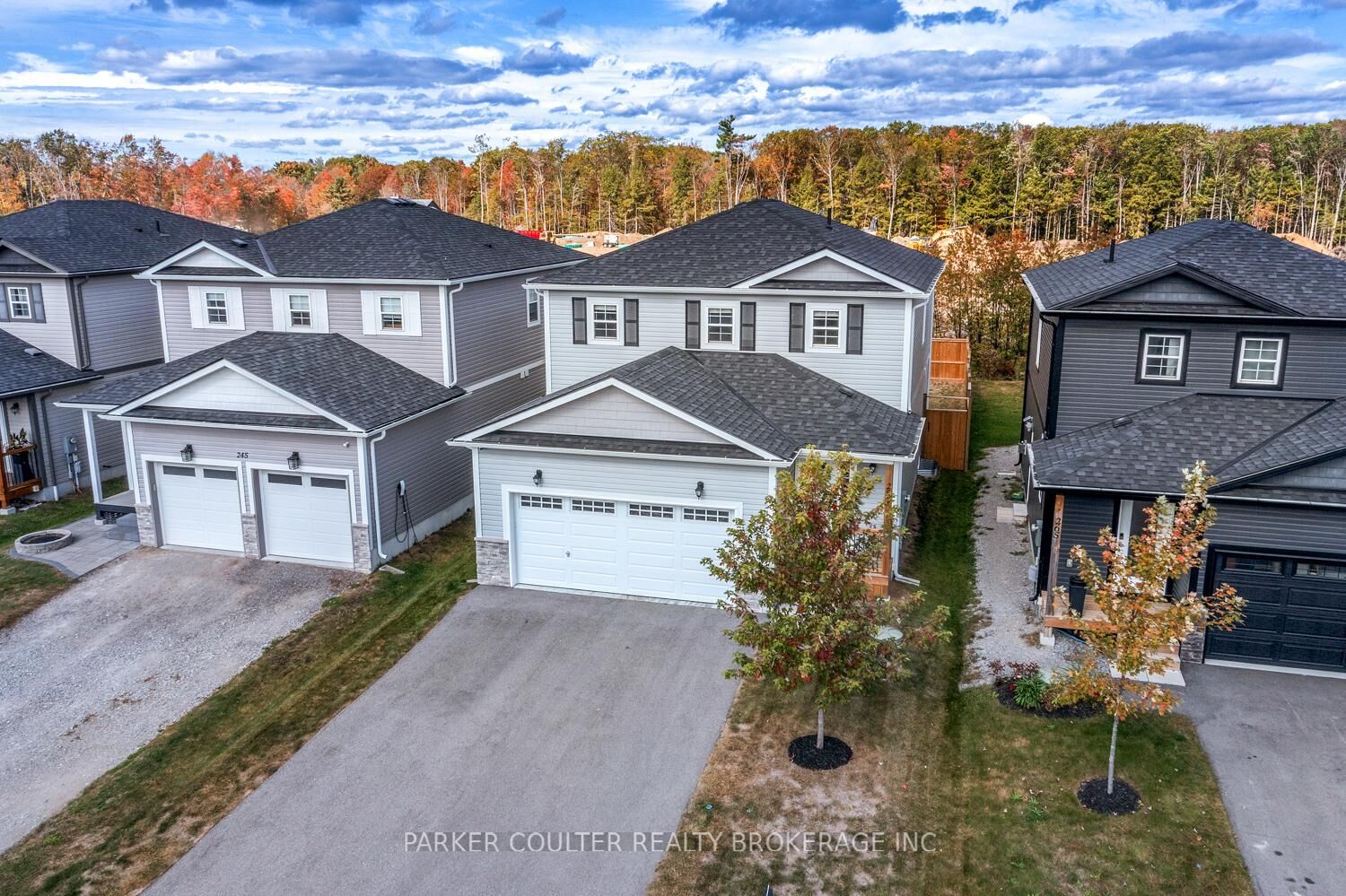 Property Photo:  255 Wild Rose Drive  ON P1P 0B4 