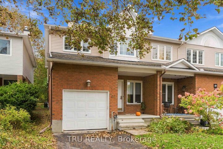 Property Photo:  62 Hunter's Glen Crescent  ON K1T 3P9 