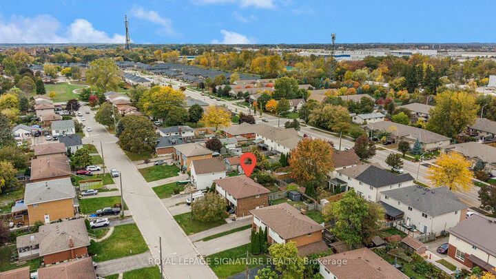Property Photo:  88A Cumberland Street  ON N3S 4P3 