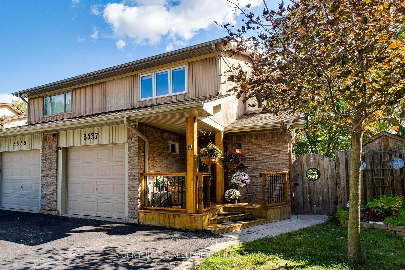 Property Photo:  3537 Autumnleaf Crescent  ON L5L 1K6 