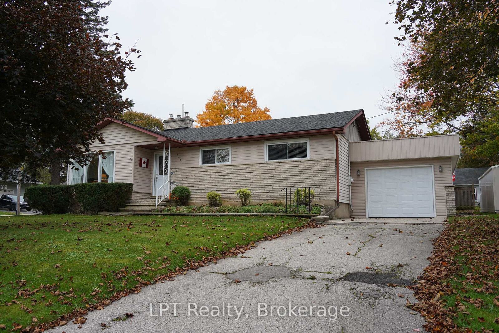 Property Photo:  463 Frank Street  ON N0H 2T0 