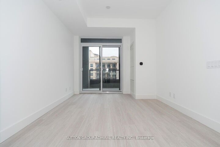 Property Photo:  6 Greenbriar Road 526  ON M2K 0H6 
