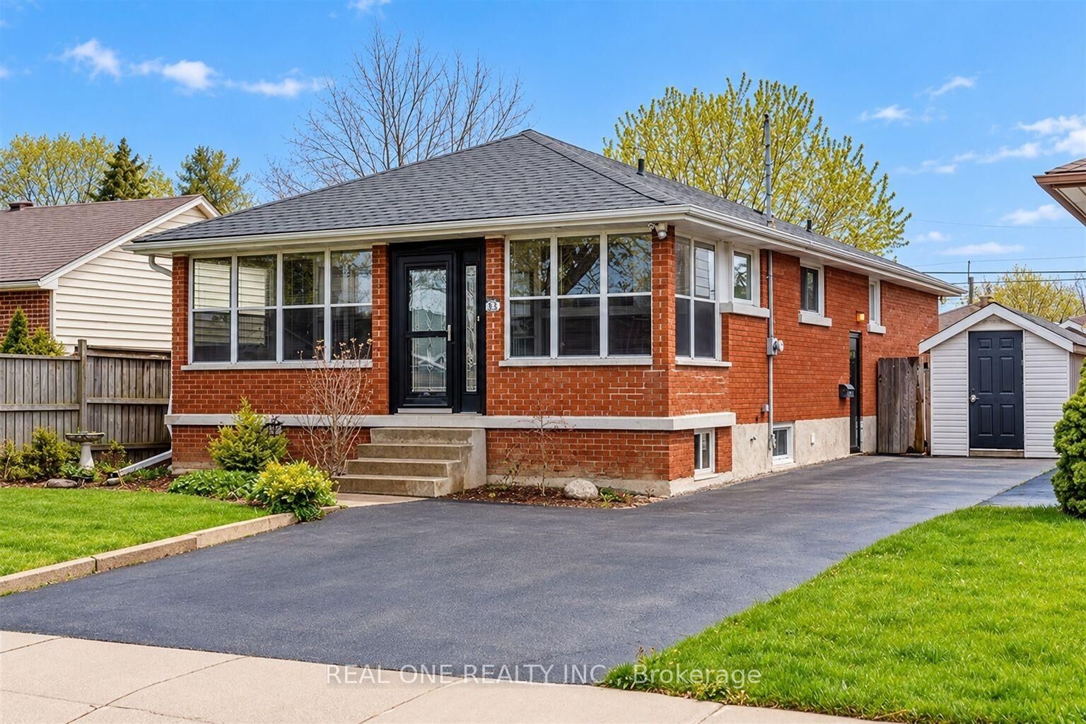 Property Photo:  25 Terrace Drive Upper  ON L9A 2Y5 