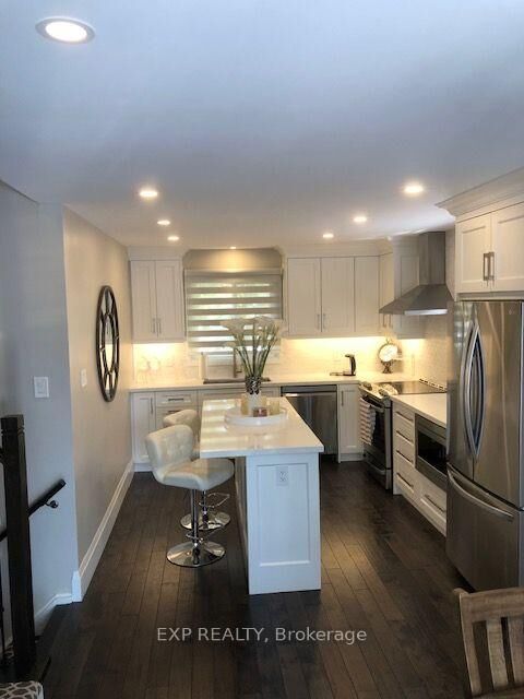 Property Photo:  30 Somerset Drive  ON L6Z 1C7 