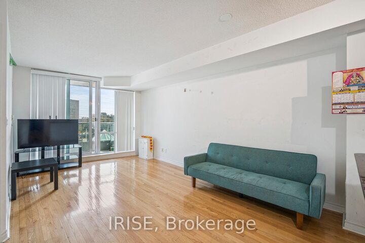 Property Photo:  33 Elm Drive 411  ON L5B 4L2 