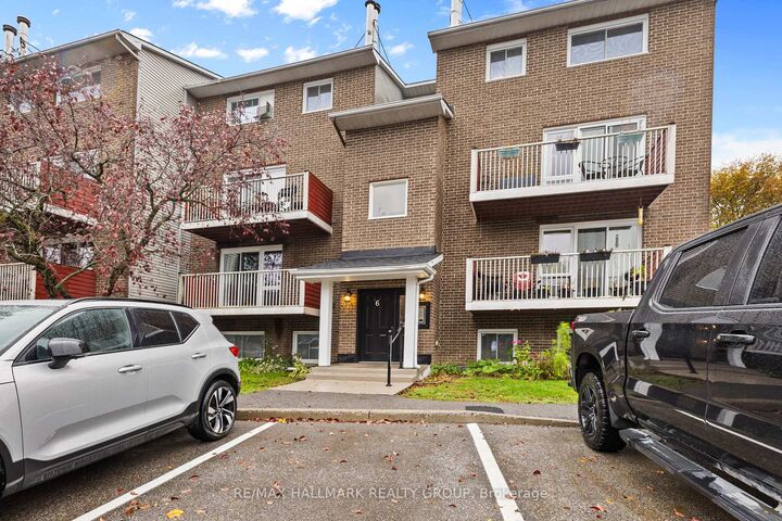 Property Photo:  1589 St Bernard Street 605  ON K1T 3H9 