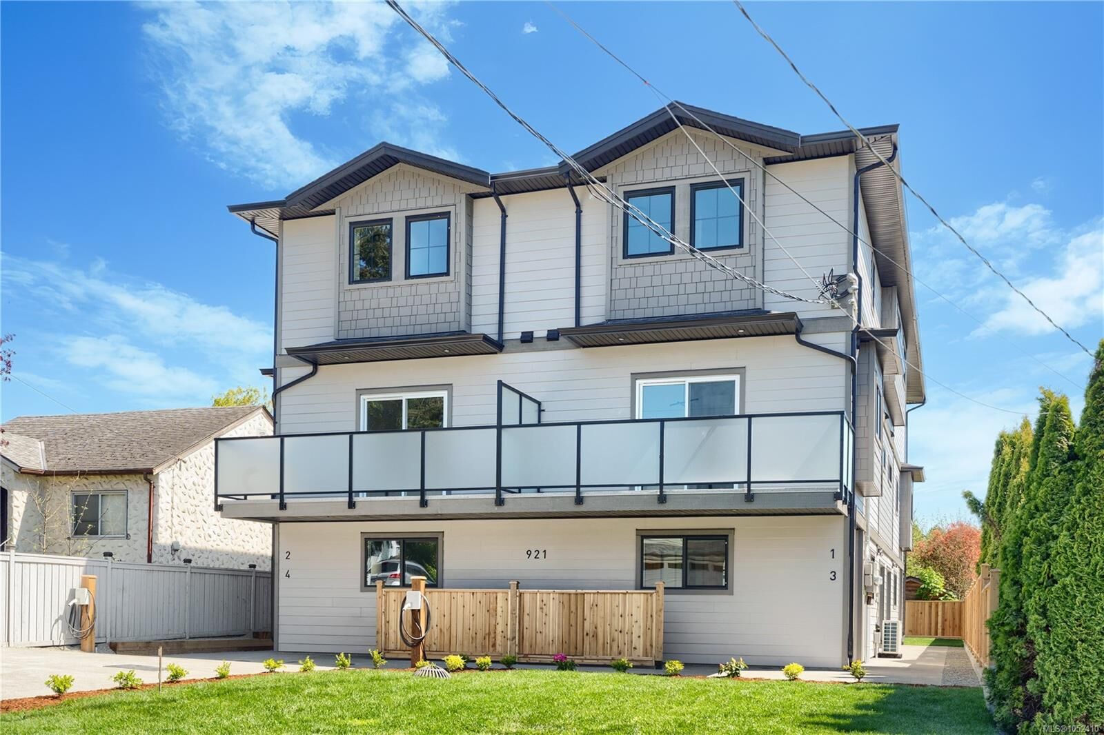 Property Photo:  921 Dale St #1  BC V8X 2V9 