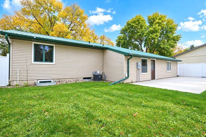 Property Photo:  421 Kettering Drive  SD 57401 