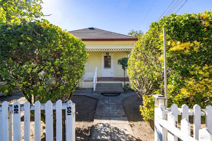 Property Photo:  105 Garden Street  CA 95401 