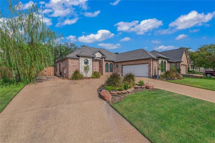 Property Photo:  4419 Woodland Ridge Drive  TX 77845 