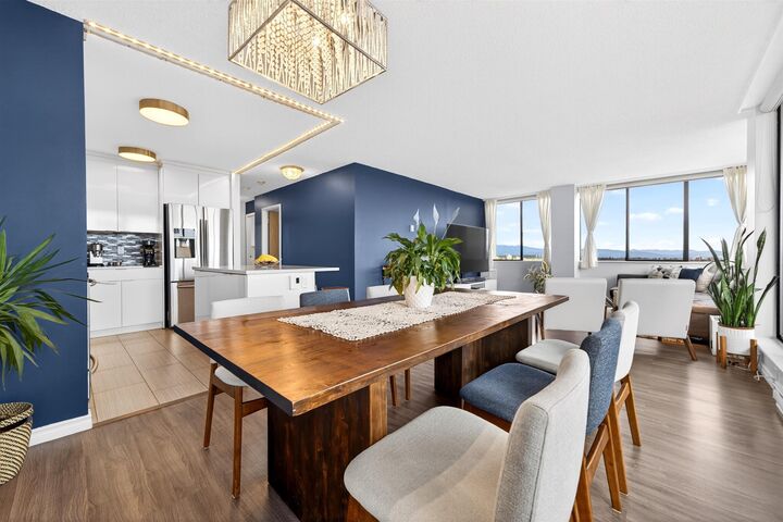 Property Photo:  6540 Burlington Avenue 1903  BC V5H 4G3 