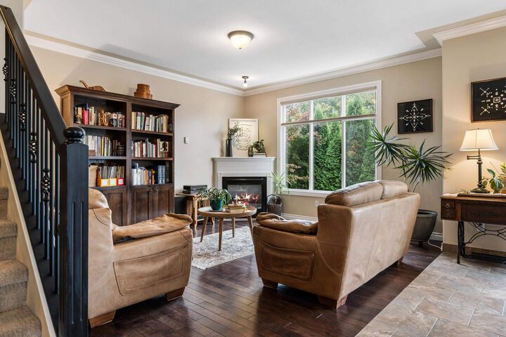 Property Photo:  46330 Valleyview Road 1  BC V2R 5S6 