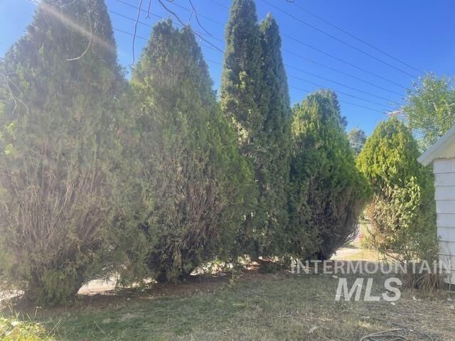 Property Photo:  522 E 16th Street  ID 83318 