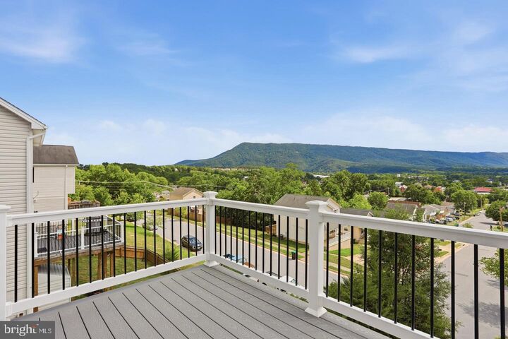 Property Photo: 508 Thompson Street VA 22657