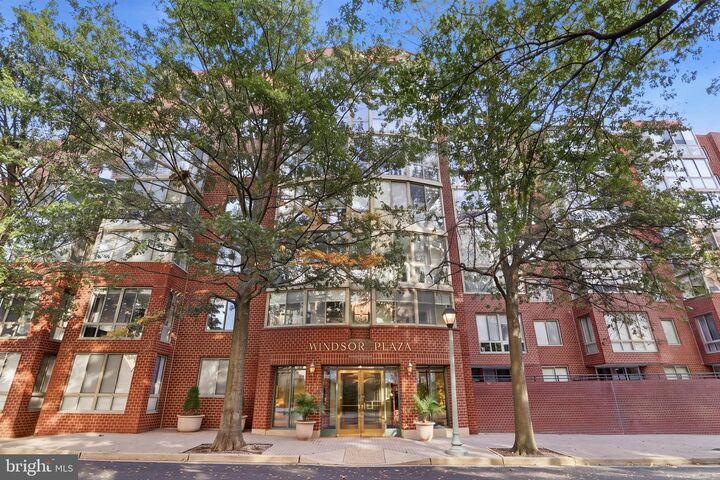 Property Photo:  1045 N Utah Street N 2-401  VA 22201 