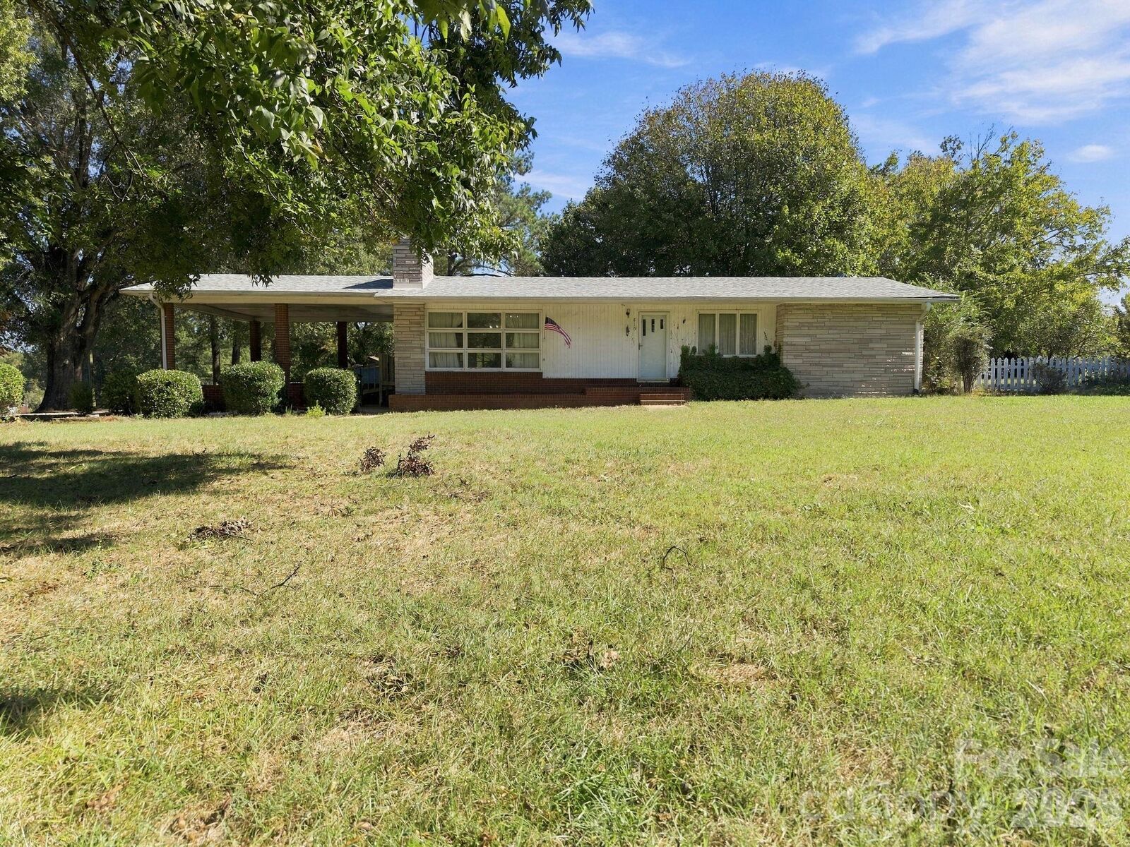 Property Photo:  816 Central Avenue  NC 28097 