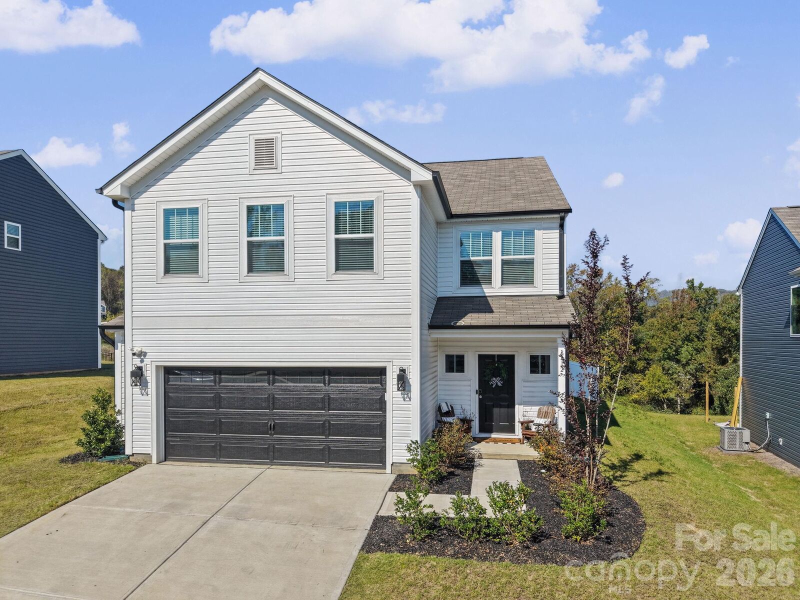Property Photo:  1112 Alyssa Oaks Drive  NC 28098 