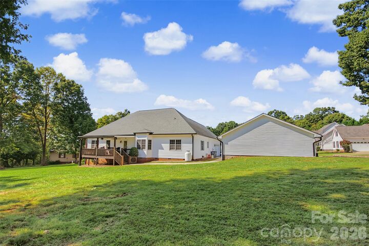 Property Photo:  166 Appaloosa Lane  NC 28625 