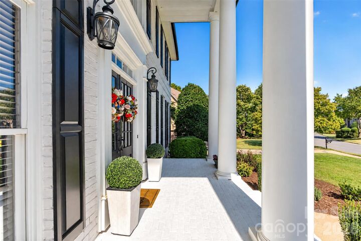 Property Photo:  8634 Woodmere Crossing Drive  NC 28226 