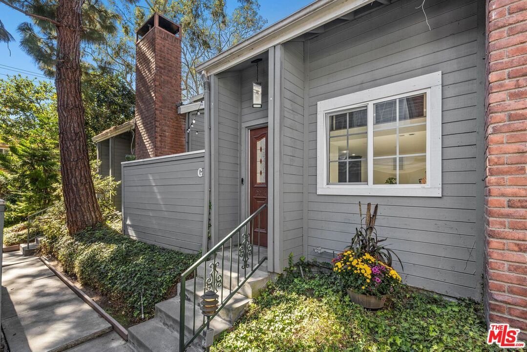 Property Photo:  1917 Nelson Ave, Unit G  CA 90278 