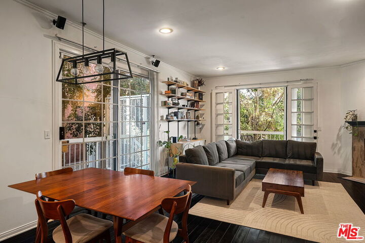 Property Photo:  2329 S Bentley Ave, Unit 101  CA 90064 